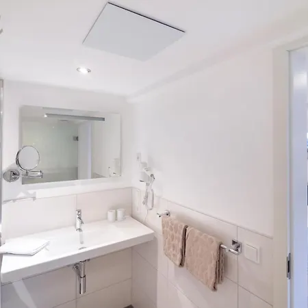 Siebente - Gaestezimmer Gans Im Gruenen Quarto em Acomodações Particulares Ellscheid